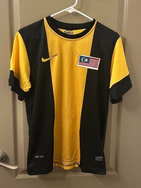 Nike National Football Jersey - Malaysia - Men's Medium